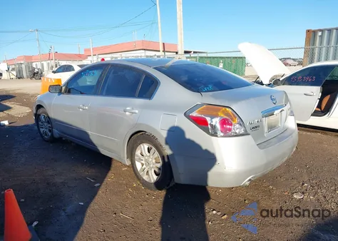 2010 Nissan Altima 2.5 S z USA, uszkodzony, nr VIN 1N4AL2AP9AC187831